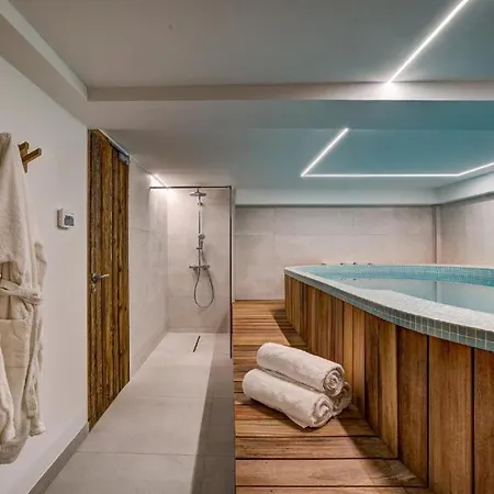Luxurios Chalet With Indoor Pool, Sauna And Jacuzzi- If You Want To Book, Please Contact On Wh-ats-app - 0034-635-520-036 !!!! Villa Chamonix